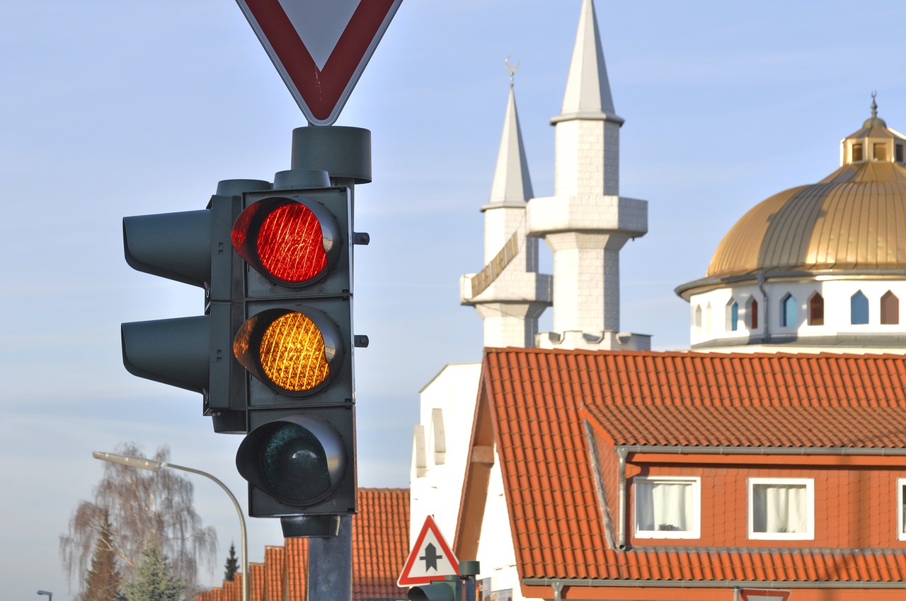Why Are Traffic Lights Mounted in a Vertical Configuration