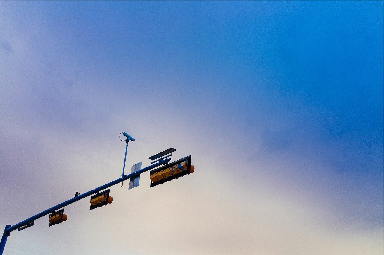 Google Maps will soon display traffic lights, stop signs, and